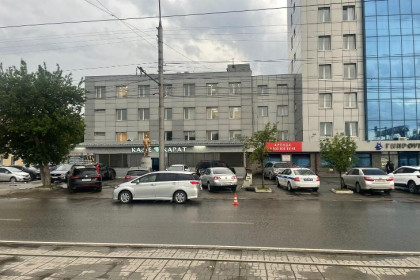 Двухлетняя девочка пострадала в ДТП с неизвестным водителем в Новосибирске