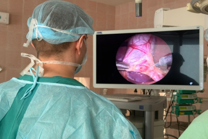 Операцию из-за взрослой болезни провели 6-летнему мальчику в Новосибирске