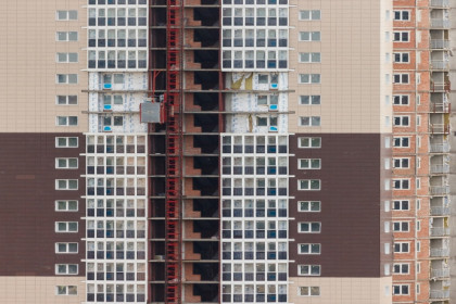 Виновника ЧП с тремя рабочими в строительной люльке будут судить в Новосибирске