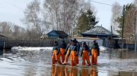 Спасатели помогают новосибирцам справляться с последствиями паводка