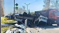 Грузовик перевернулся на Старом шоссе в Новосибирске