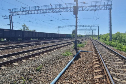 Женщина выжила после столкновения с тепловозом под Новосибирском