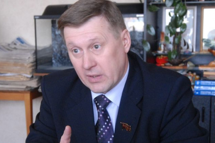 Сбор подписей за свою отставку мэр Новосибирска назвал технологиями черного пиара