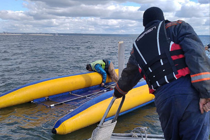 Пассажиров затонувшего судна вытащили из воды новосибирские спасатели