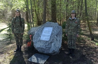 Юные патриоты в Бердске почтили память бойцов запасных полков у Обелиска в лесу