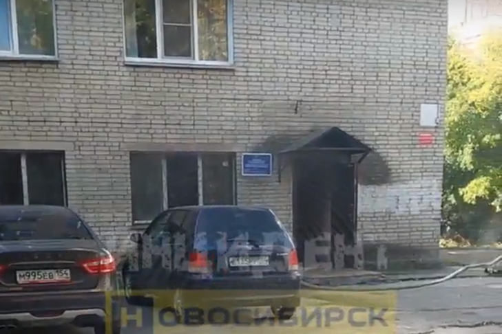 Участковый пункт полиции загорелся в Академгородке Новосибирска