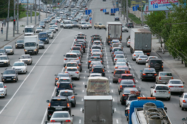 Кредитов на 28 процентов больше нахватали новосибирские автомобилисты