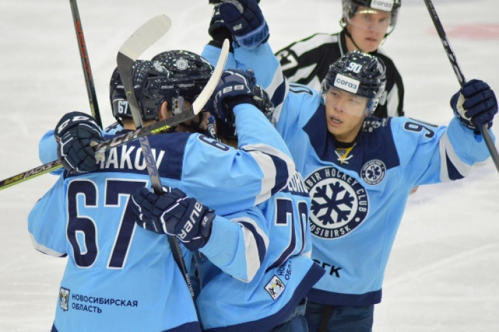 Хоккейная «Сибирь» выиграла дома впервые с декабря прошлого года