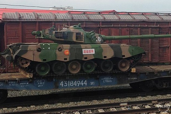Китайские танки прибыли в Новосибирск по железной дороге