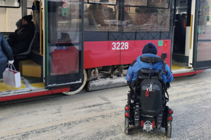 В Новосибирске водители часто игнорируют просьбы маломобильных пассажиров