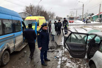 Два человека погибли в ДТП с маршруткой №18 в Новосибирске