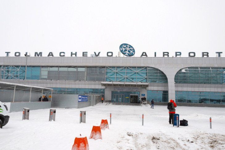 Самолет экстренно сел в Новосибирске из-за проблемы с шасси