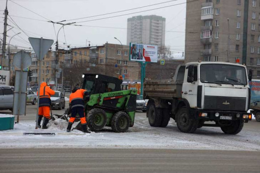 В деревнях ищут водителей спецтехники для Дзержинского района Новосибирска