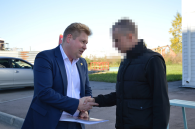 Житель села под Новосибирском получил ключи от собственной квартиры