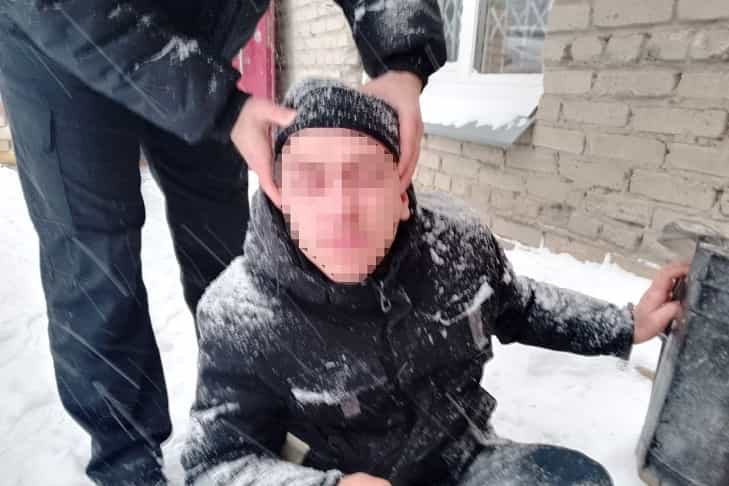 Житель Новосибирска выхватил нож в очереди за продуктами