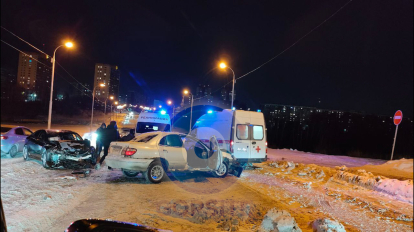 ДТП в Новосибирске: столкновение иномарок на МЖК