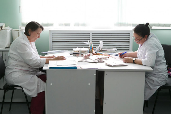 Дефицит врачей и слесарей образовался в Новосибирске