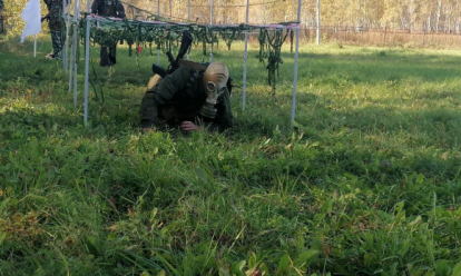 Школьники из Новосибирской области преодолели препятствия бросали гранату на конкурсе