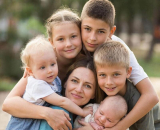 В регионе назначена новая мера поддержки матерям-героиням