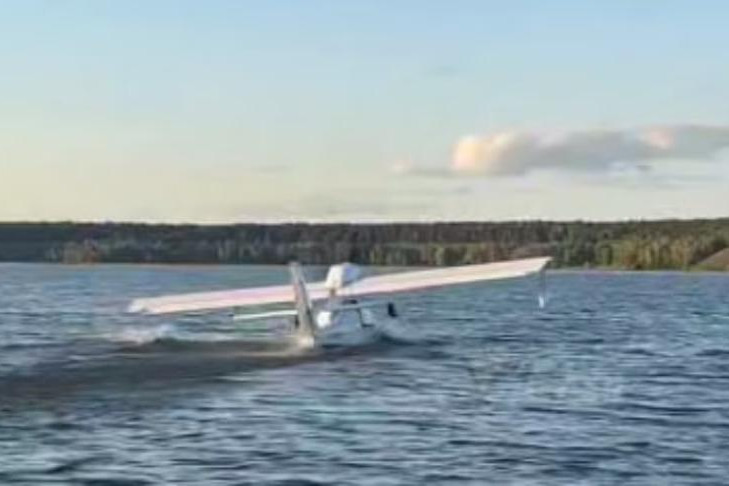 Самолёт-амфибия приводнился в Бердском заливе под Новосибирском