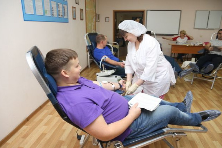 25 литров крови отдали новосибирские пожарные 