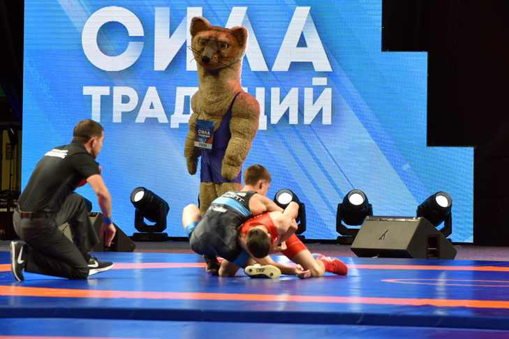 Западная Сибирь одержала победу в первом матче «Силы традиций»