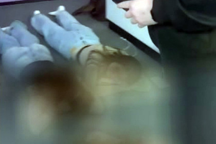 В Новосибирске оперативники положили на пол восемь вебкам-моделей