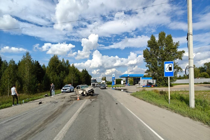 Ребенок получил травмы в аварии с пьяным водителем на Lexus LS430 в Новосибирске