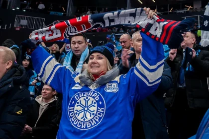 Самые красивые болельщицы пришли на первое дерби «Сибирь» – «Авангард»