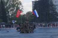 Юные десантники в Бердске посвятили показательные выступления победителям