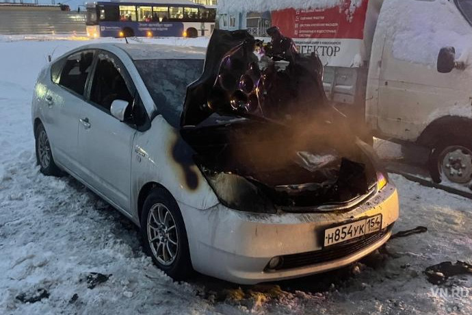 Автоворы дилетанты, при краже катализаторов сожгли автомобиль в Новосибирске