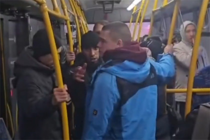 Цыгане избили девушку в троллейбусе Новосибирска