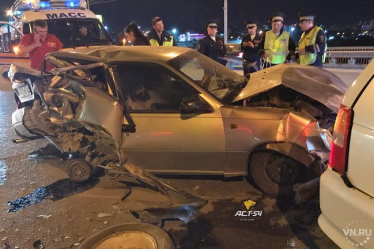 Мужчину раздавило насмерть между автомобилями в Новосибирске