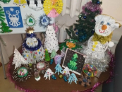 Выставка новогодних поделок открылась в КЦСОН Северного района