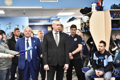Губернатор Андрей Травников поставил задачу на плей-офф ХК «Сибирь»
