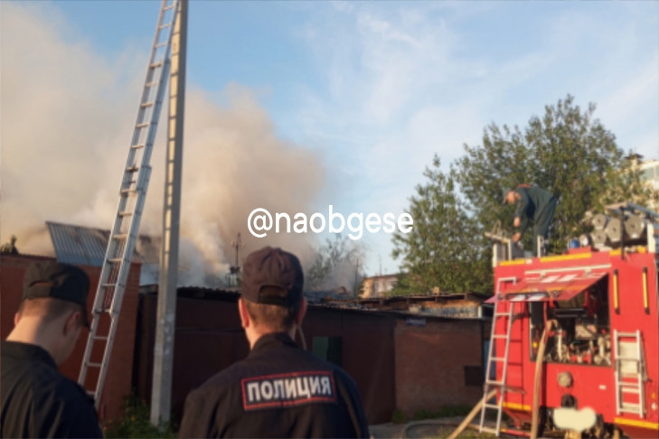Двое мужчин погибли при пожаре в Советском районе Новосибирска