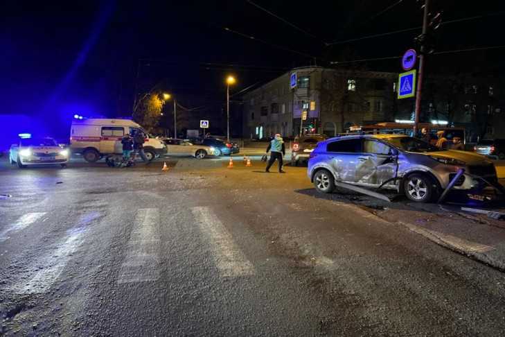 Мотоциклист без прав погиб на улице Богдана Хмельницкого в Новосибирске