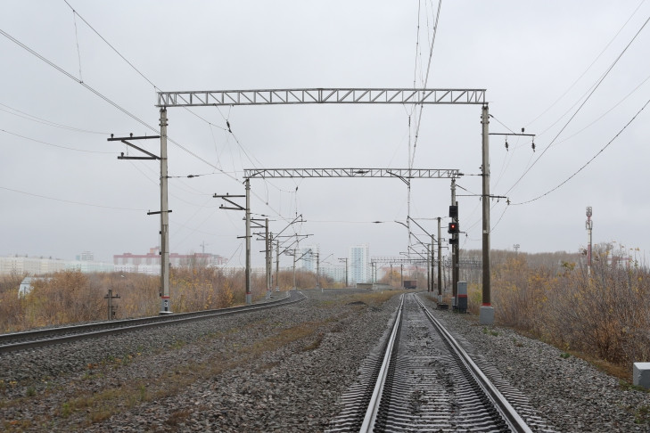 Неизвестные подожгли оборудование на железнодорожном перегоне под Новосибирском