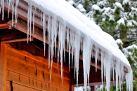 Держаться дальше от зданий посоветовали спасатели жителям Новосибирский области