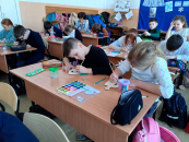 Убинские школьники освоили Городецкую роспись