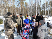 Покормили косуль в походе семьи Искитимского района