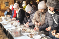 Давкой за пельменями обернулся фестиваль в Новосибирске