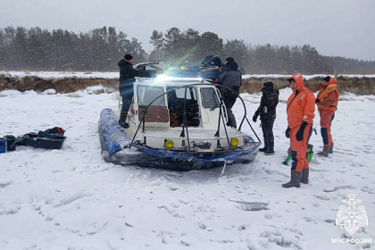 Спасение рыбаков на Обском море: эвакуировано 13 человек с оторвавшейся льдины