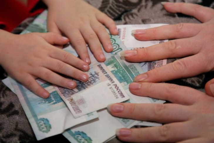  Новосибирцам пообещали не снижать зарплаты в этом году