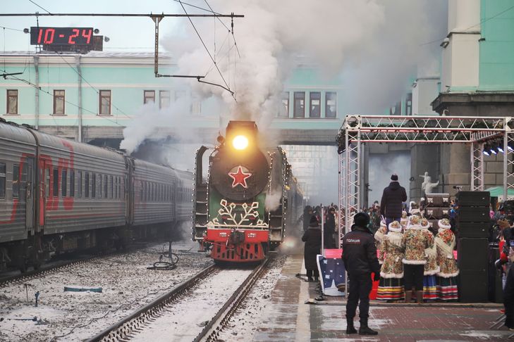 Поезд Деда Мороза прибыл на станцию Новосибирск-Главный 24 ноября