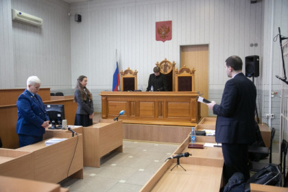 Пожизненное за кражу ноутбука и убийство учительницы грозит подсудимому в Новосибирске