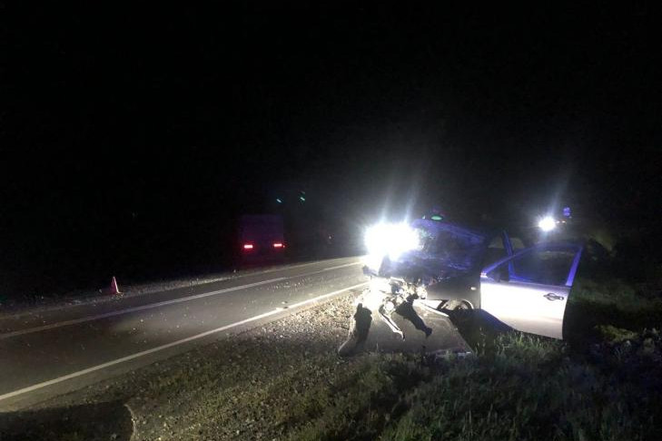 Пассажирка LADA Kalina скончалась в ДТП с КамАЗом под Новосибирском