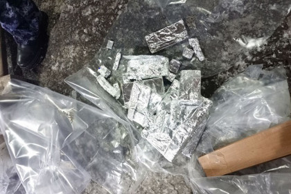 Курьера с посылкой для осужденных поймали на въезде в колонию №2 Новосибирска