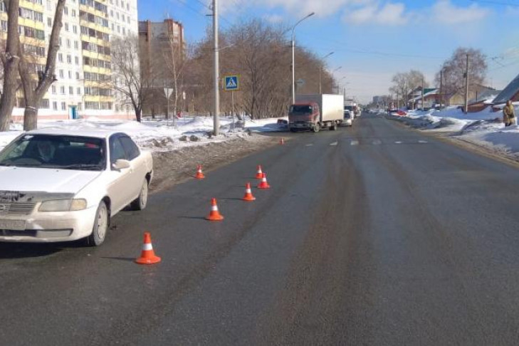 Беременная несовершеннолетняя попала под колеса седана в Ленинском районе