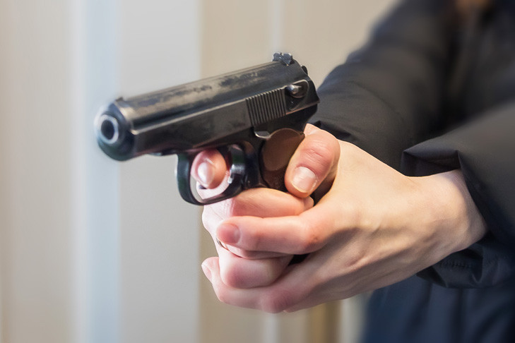 Участников перестрелки в отеле Grand Autograph объявили в федеральный розыск